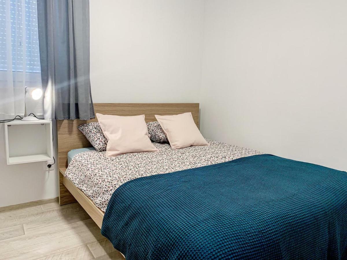 Apartments Milena 8 Мандре Экстерьер фото